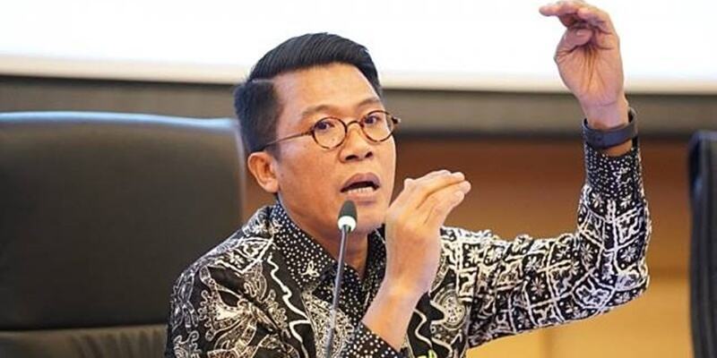 Dibanding Menteri Lain, Airlangga Paling Loyal Kepada Presiden Jokowi