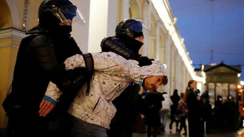 Polisi Rusia Tangkap Hampir 1.500 Pendukung Navalny dalam Sehari