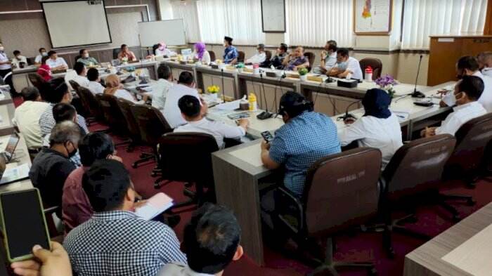 Utusan Gubernur Salahkan Kontraktor Terkait Proyek "Siluman", Rahman Pina Tawarkan Solusi yang Menenangkan