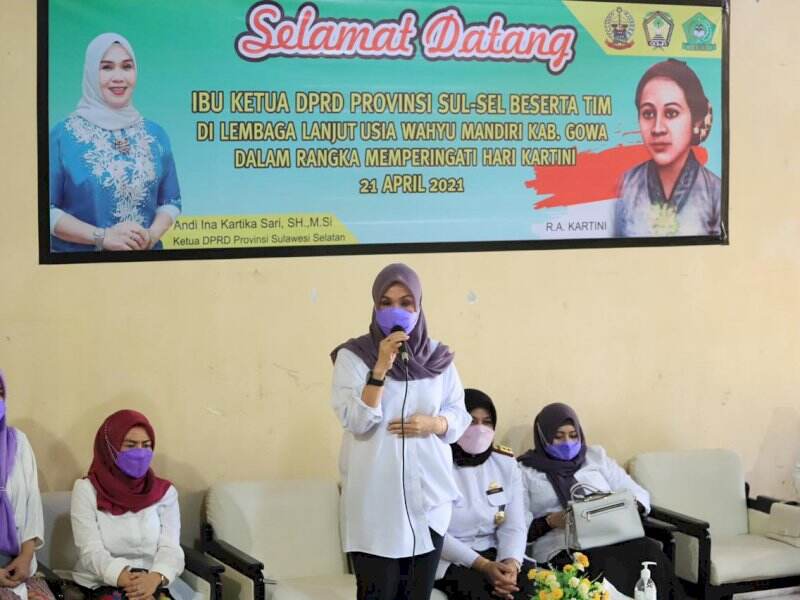 Hari Kartini, Kaukus Parlemen Perempuan Kunjungi Lembaga Lansia dan Anak di Pallangga