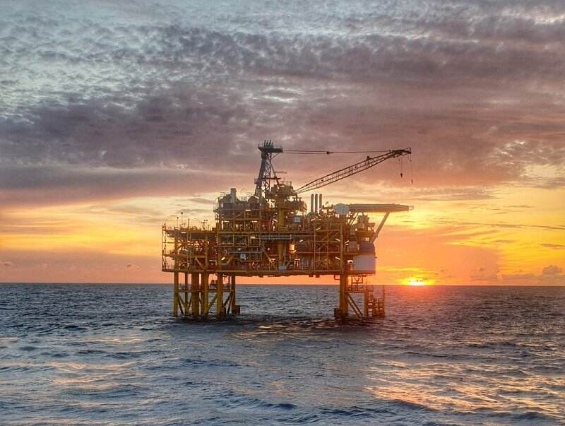 Harga Minyak Terus Turun karena Lonjakan Covid-19, Brent Dibanderol USD65,3/Barel