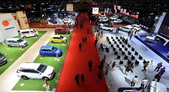 Mau Beli Kendaraan di IIMS 2021? Ini Dia 18 Mobil yang Bebas PPnBM