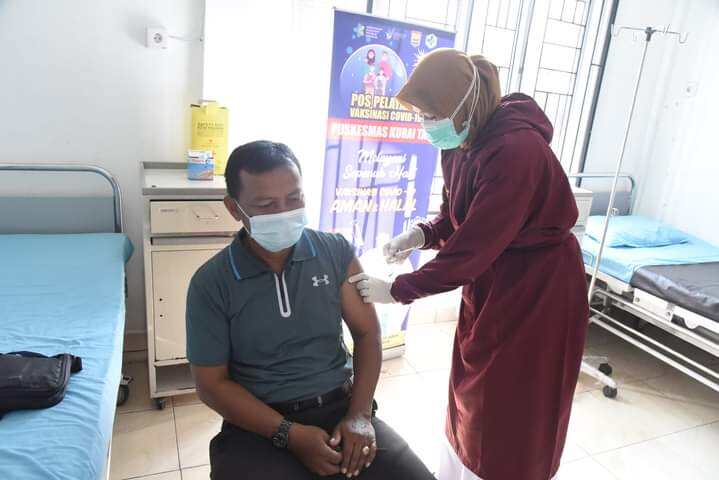 Pendidik dan Tenaga Kependidikan di Kota Pariaman Menjalani Vaksinasi Kedua