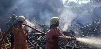 Sempat Terdengar Ledakan, Rumah Hj Warsi Terbakar