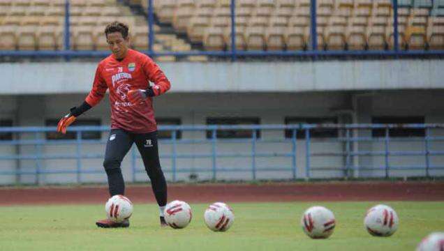 Ini Alasan Robert Alberts Sering Rotasi Posisi Penjaga Gawang Persib