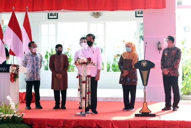 Mengalami Susahnya Olah Sampah, Jokowi Angkat Dua Jempol Buat Surabaya