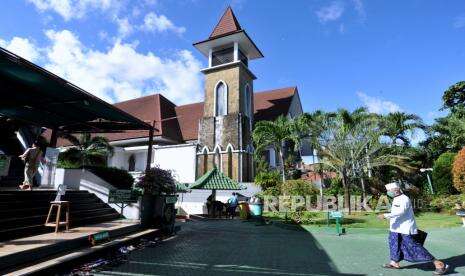 Hukum Masuk Gereja Menurut Empat Mazhab