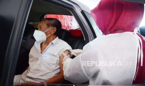 Ini Alasan Vaksinasi Terhadap Lansia di Bandung Masih Rendah