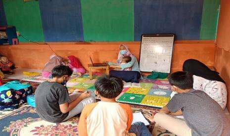 Rumah Belajar Hadirkan Kegiatan Belajar Asik Menyenangkan