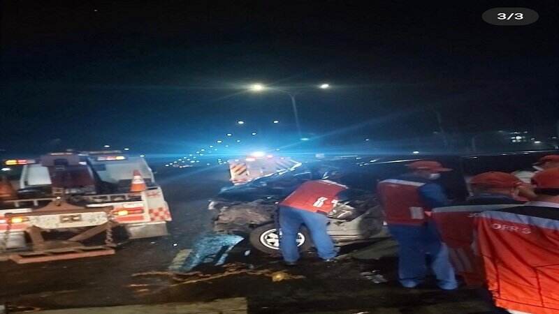 Minibus Tabrak Truk di KM 27 Tol Tanjung Barat, 7 Orang Luka-luka