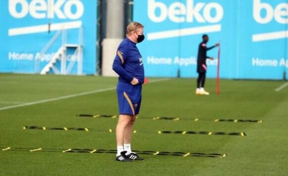 Pelatih Barcelona Ronald Koeman Dilarikan ke Rumah Sakit, Kenapa?