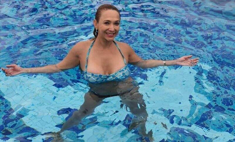 Seksinya Kiki Fatmala Pakai Baju Renang, Tante Idaman Netizen se-Indonesia Raya