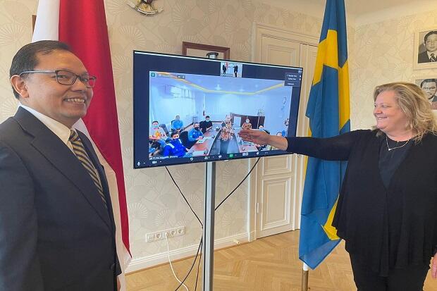 Difasilitasi KBRI Stockholm, PT PAL Teken Perjanjian MRO Kapal Perang dengan BOFORS AB