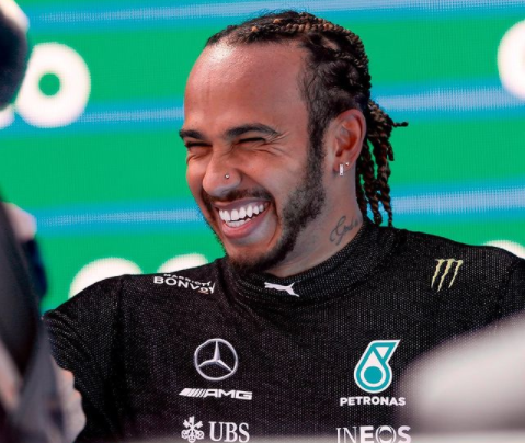 Lewis Hamilton Tidak Tertarik Perang Kata dengan Verstappen