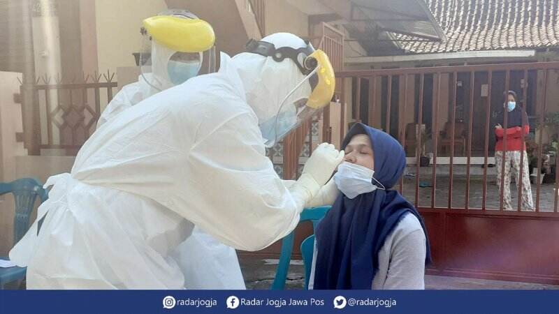 Dua Padukuhan Jalani Swab Masal