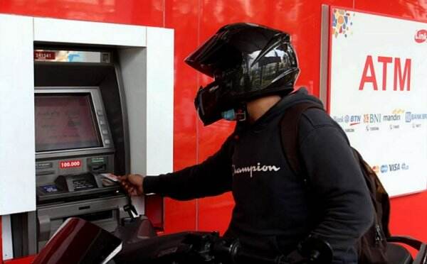 Erick Thohir Diminta Batalkan Biaya Cek Saldo dan Tarik Tunai di ATM Link