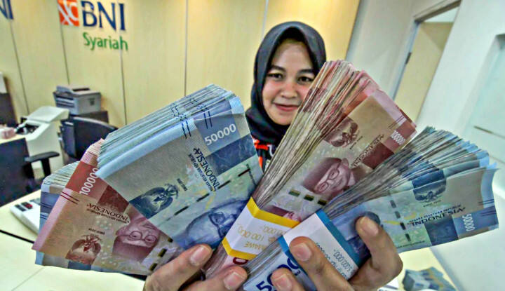 Rupiah Hari Ini Ibarat Air di Daun Talas, Maju Mundur Lawan Dolar AS