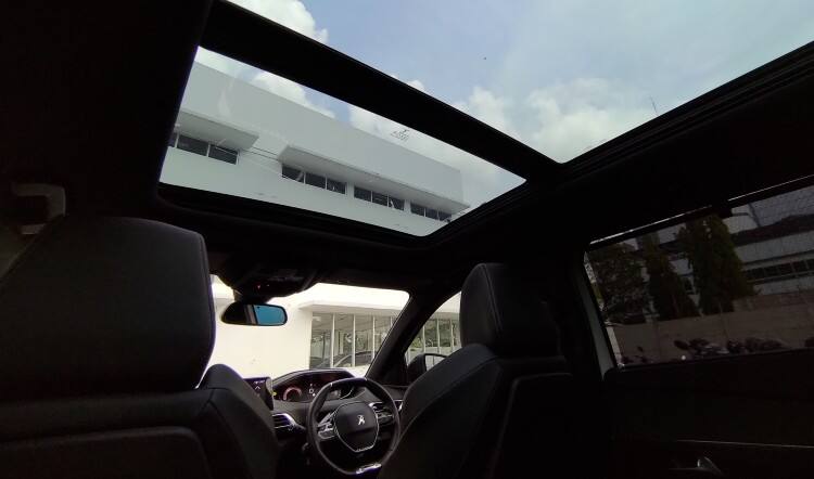 Sunroof Mobil juga Perlu Perawatan, Begini Panduannya