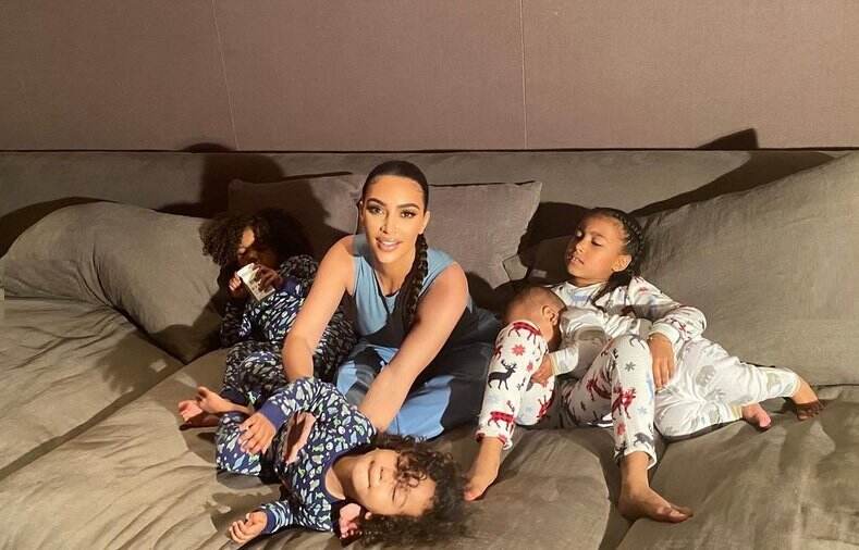 Kim Kardashian dan 4 Anaknya Positif COVID-19