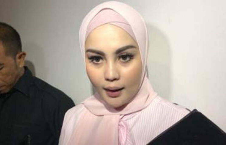 Disebut Istri Ketiga, Jennifer Dunn Bertemu dengan Ustadz Jefri Al Buchori di Rutan Pondok Bambu