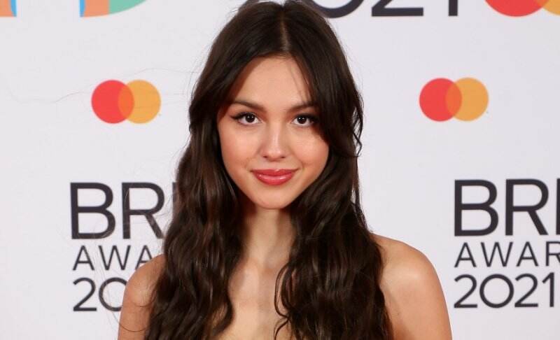 Nge-fans Berat, Olivia Rodrigo “Hadirkan” Taylor Swift di Album Debutnya