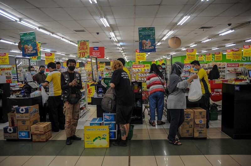 Giant Tutup, Buruh Minta HERO Rekrut Kembali Karyawannya