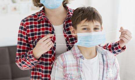 AAP: Belum Divaksinasi, Anak-Anak Harus Tetap Pakai Masker