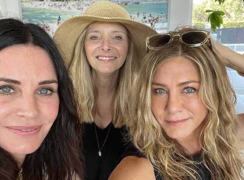Rayakan 4 Juli Bareng Jennifer Aniston dan Lisa Kudrow