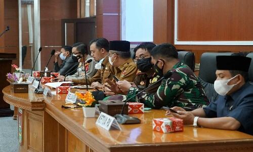 Wako Erman Safar Bahas Persiapan PPKM Mikro di Kota Bukittinggi Bersama Forkopimda
