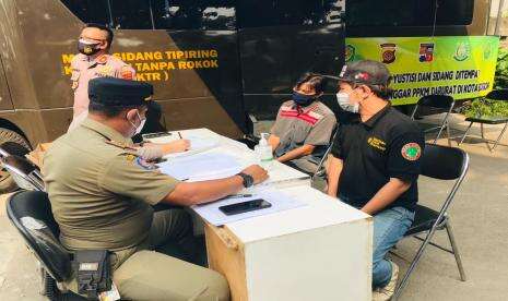 Polisi Bandung: Ada Perusahaan 100 Persen Pegawainya Masuk