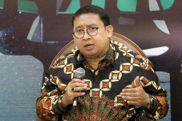 Luhut Minta TKA China Tak Dipermasalahkan, Fadli Zon: Ini Contoh Arogansi Kekuasaan
