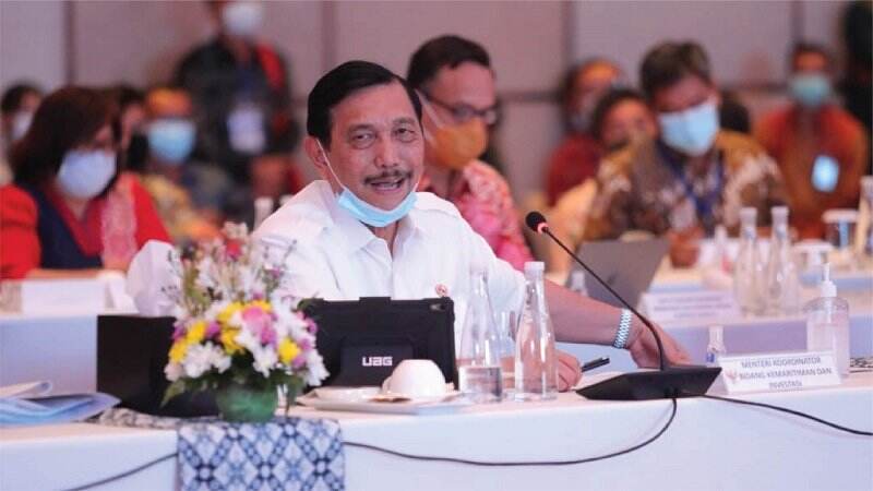 Wajib WFH 100%, Menko Luhut Sanksi Kantor Non-Esensial yang Masih Beroperasi