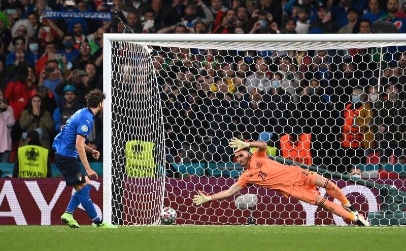 Gara-Gara Manuel Locatelli Gagal Penalti, Italia Singkirkan Spanyol di Semifinal Piala Eropa 2020