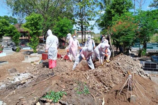 Jumlah Pemakaman dengan Protokol Covid-19 di Solo Terus Meningkat