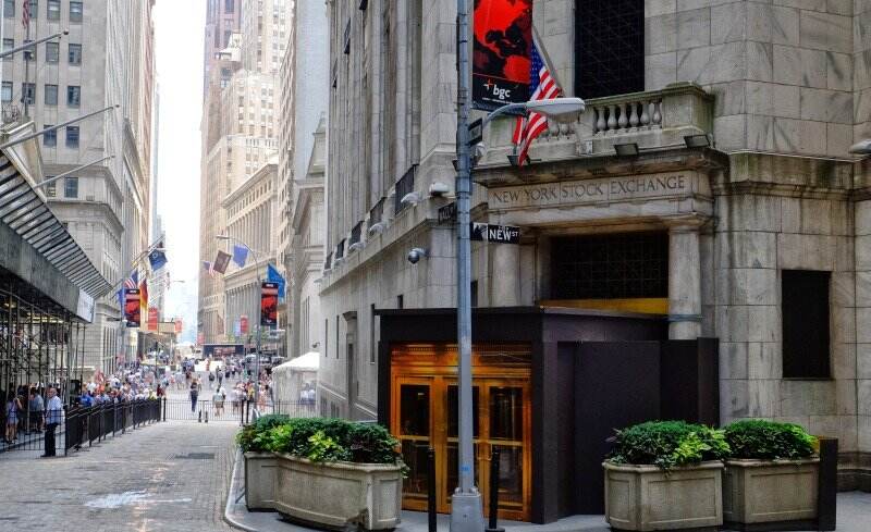 Wall Street Bervariasi, Dow Jones dan S&P 500 Melemah