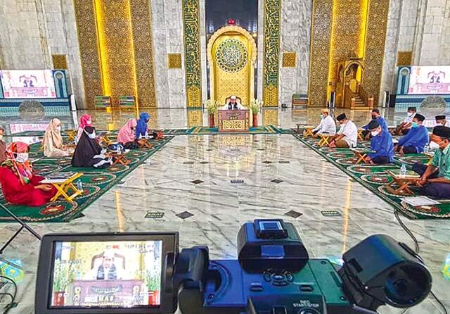 Masjid Al Akbar Menggagas Gerakan Indonesia Berdoa