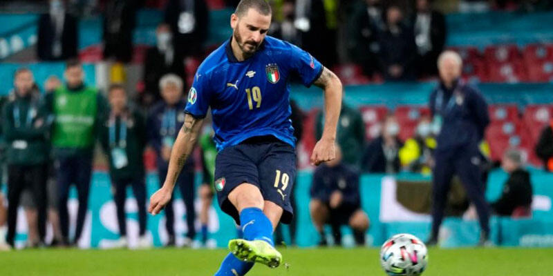 Tunjukkan Mental Kuat Italia, Bonucci: Hanya Yang Tak Ambil Penalti Yang Tidak Akan Gagal
