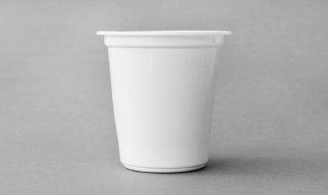 Minum dari Gelas Plastik Bikin Imunitas Turun? Ini Kata Ahli