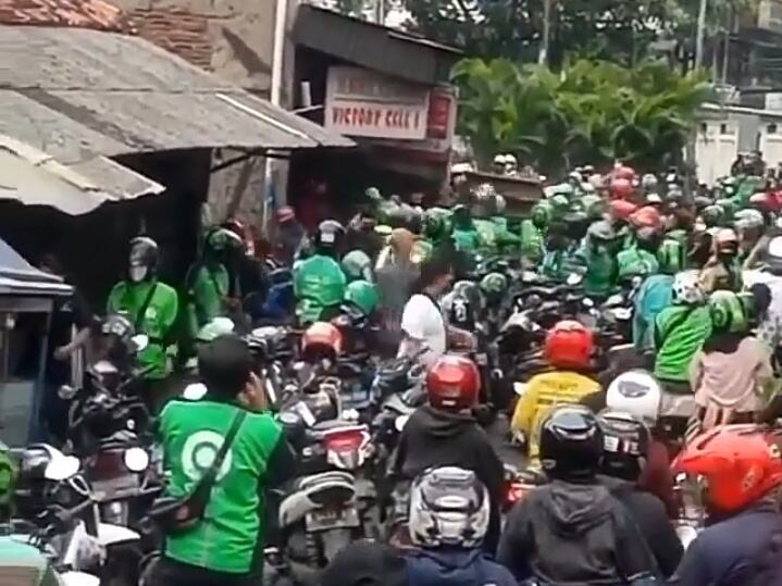 Viral Ojol dan Mata Elang Bentrok di Mangga Besar, Polisi Turun Tangan