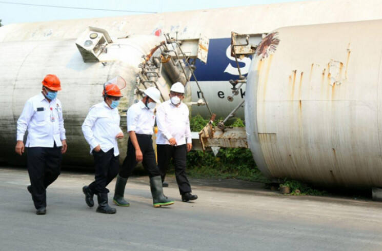 Cek Ketersediaan Oksigen, Menko PMK Kunjungi Produsen di Cibitung dan Cikarang