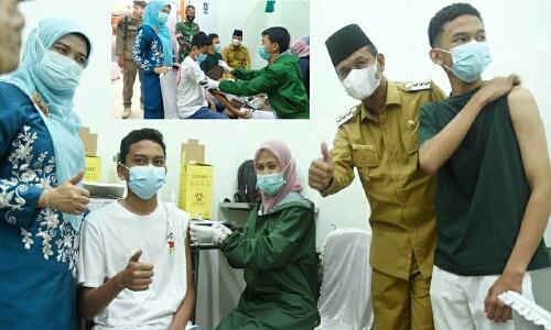 Dua Anak Walikota Pariaman Ikuti Vaksinasi Massal Covid-19