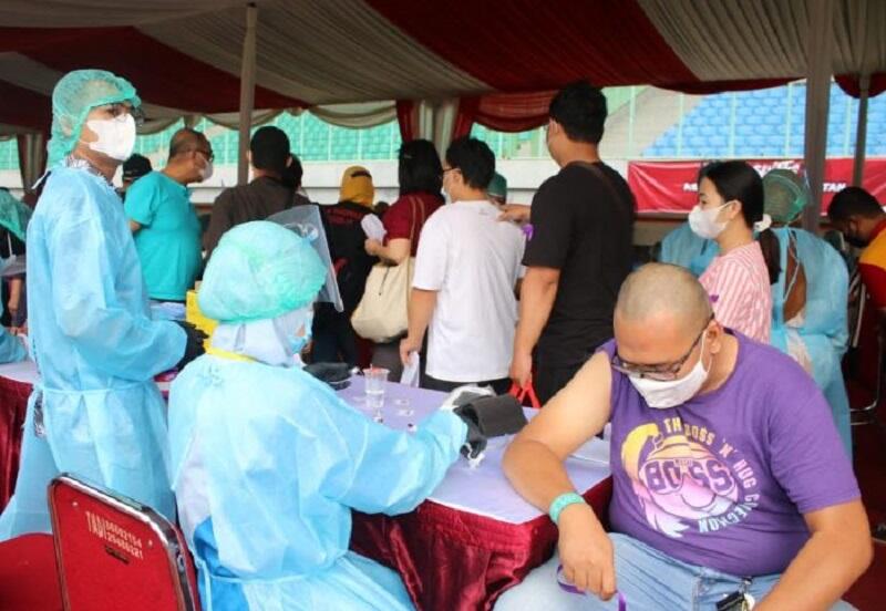 Mulai Juli, Jokowi Targetkan Vaksinasi 1,5 Juta Orang per Hari