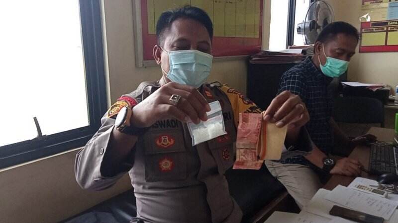 Asik Makan Seblak, Bandar Sabu Diciduk Polisi di Sungai Tabuk