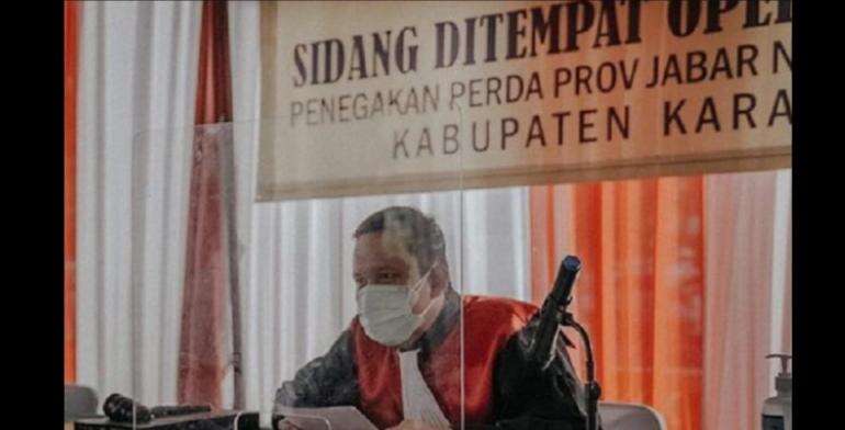 Di Karawang, Pelanggar PPKM Darurat Disidang Di Tempat