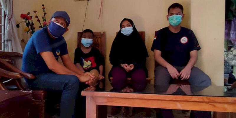 Blusukan Hingga Purwakarta, Politikus Nasdem Jamin Pendidikan Tiga Bersaudara Yatim Piatu Karena Covid-19