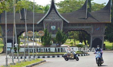 Pembongkaran Rumah Dosen, Rektor Unand Dilaporkan ke Polisi