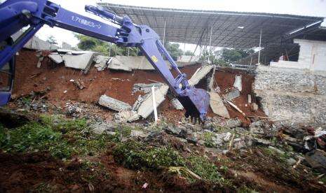 Banjir dan Longsor Landa Kabupaten Bogor Dalam Sehari