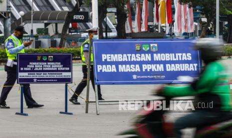 Ekonom UI Sarankan PPKM Diperpanjang Dua Pekan