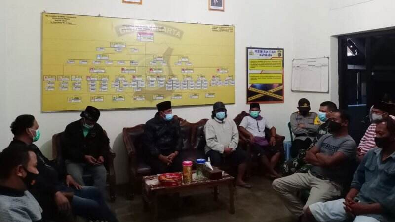 Istri Dilecehkan, Suami Keroyok Bakul Sate
