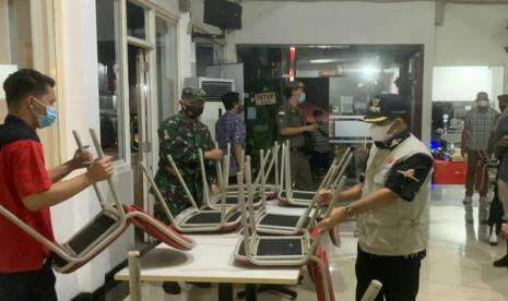 Kelanjutan PPKM, Satgas IDI: Pemerintah Jadi Guyonan Warga